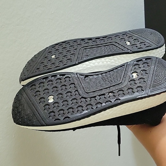 Size 6 black/white Danskin slip-on sneakers - Picture 6 of 7